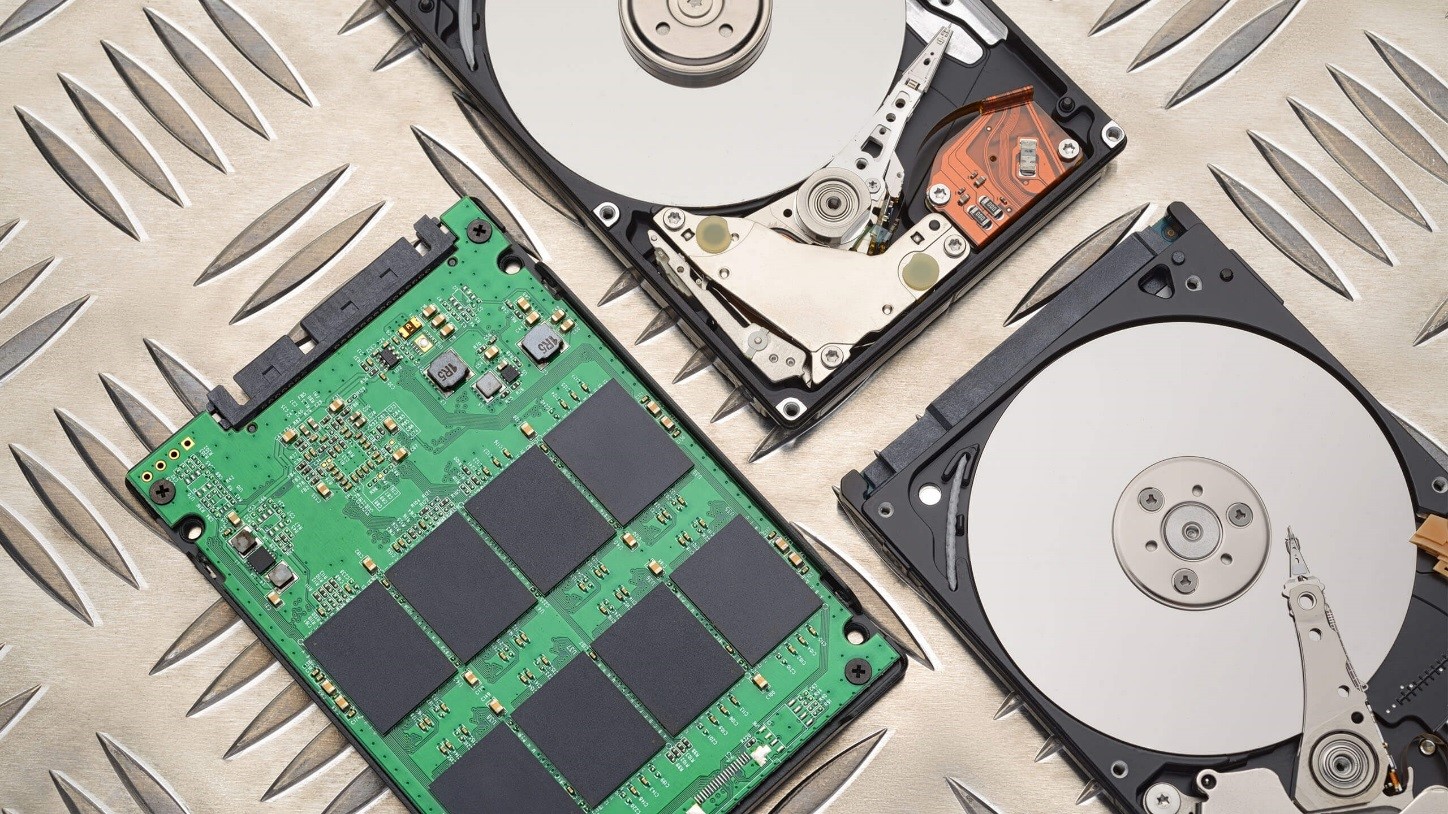 معایب و مزایای هارد SSD نسبت به HDD 